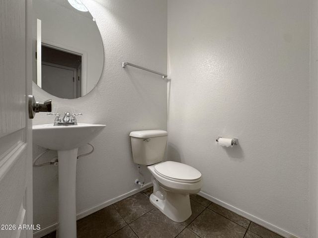 3721 E KERRY Lane, Phoenix, AZ 85050