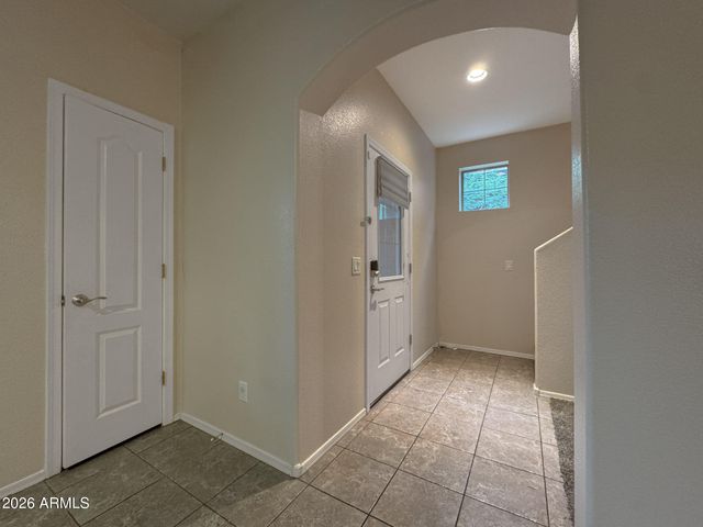3721 E KERRY Lane, Phoenix, AZ 85050