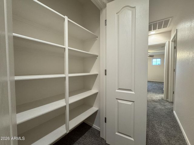 3721 E KERRY Lane, Phoenix, AZ 85050