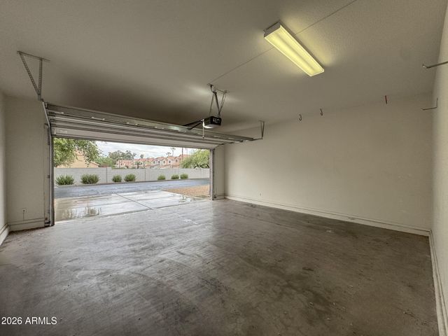 3721 E KERRY Lane, Phoenix, AZ 85050
