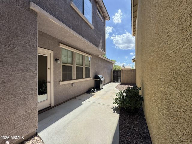 3721 E KERRY Lane, Phoenix, AZ 85050