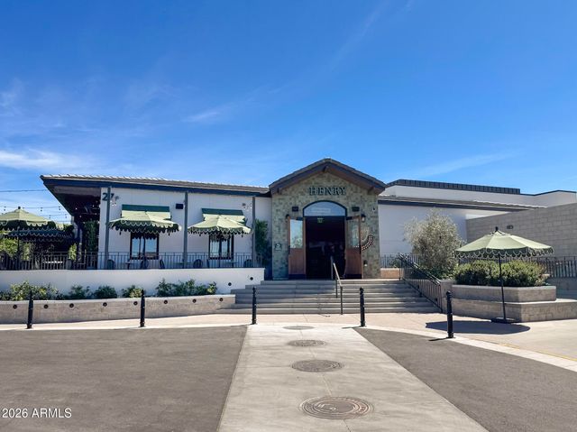 3721 E KERRY Lane, Phoenix, AZ 85050