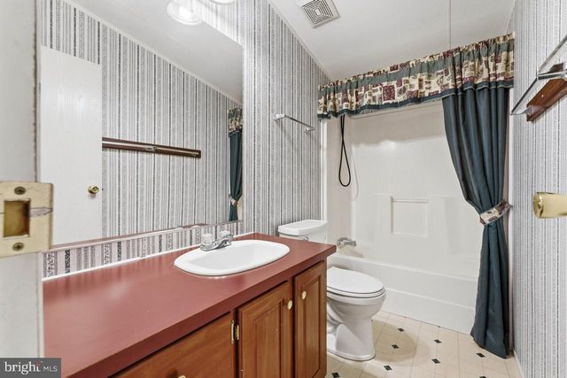 5493 MUDVILLE RD, Woodford, VA 22580