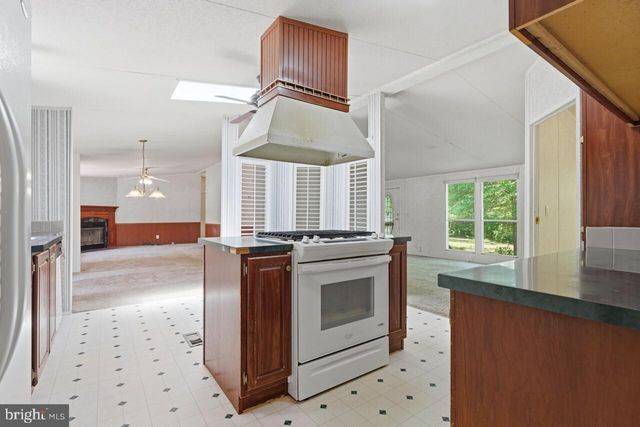 5493 MUDVILLE RD, Woodford, VA 22580