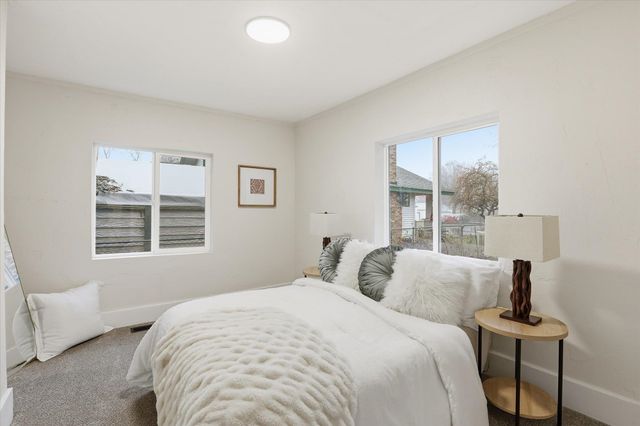 5223 N Monroe St, Spokane, WA 99205