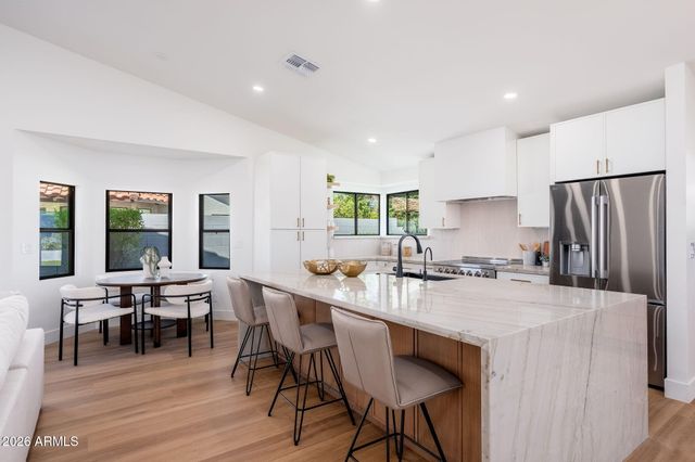 6050 E Betty Elyse Lane, Scottsdale, AZ 85254