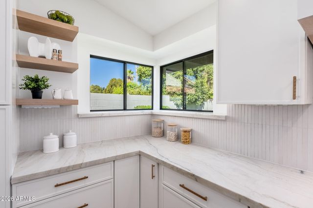 6050 E Betty Elyse Lane, Scottsdale, AZ 85254