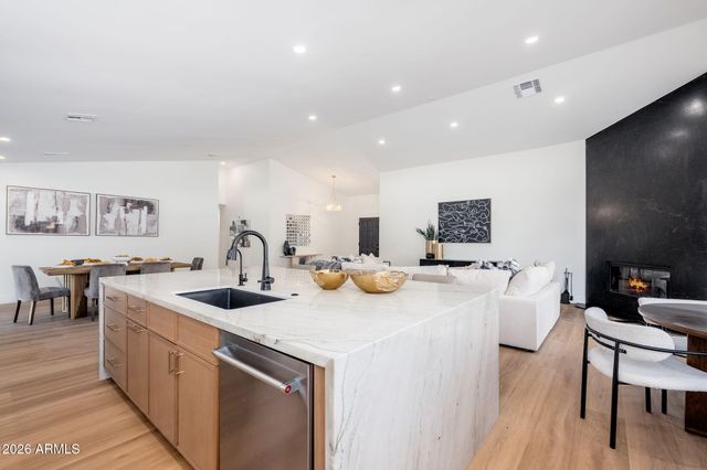 6050 E Betty Elyse Lane, Scottsdale, AZ 85254