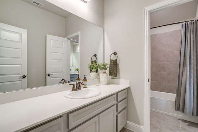 11808 Toppell Trail, Fort Worth, TX 76052