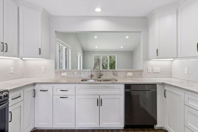 1691 Brueberry Lane, Arden Hills, MN 55112