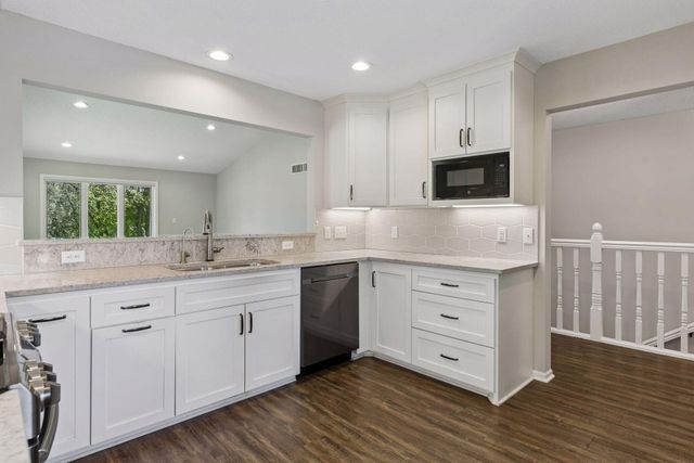 1691 Brueberry Lane, Arden Hills, MN 55112
