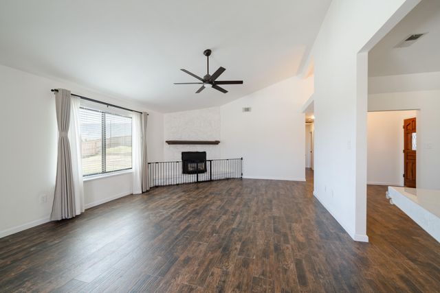 21620 Ginger Court, Tehachapi, CA 93561