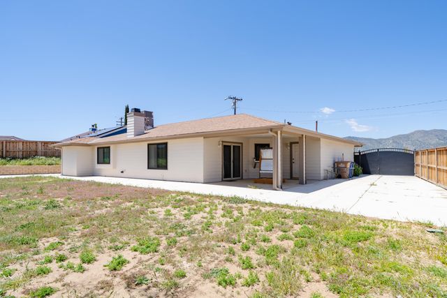 21620 Ginger Court, Tehachapi, CA 93561
