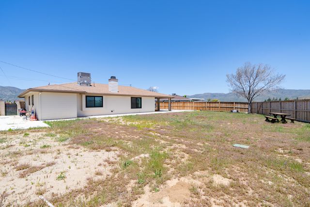21620 Ginger Court, Tehachapi, CA 93561