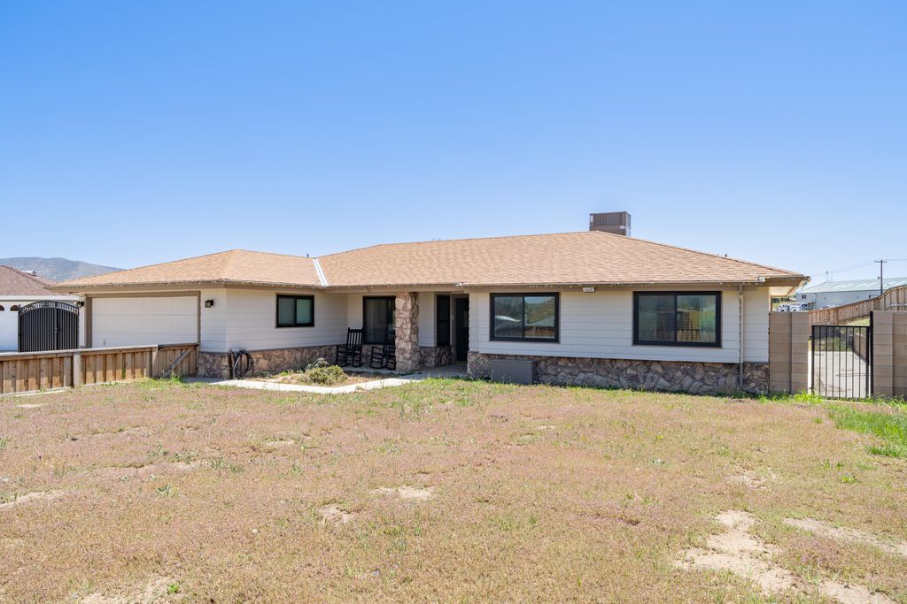 21620 Ginger Court, Tehachapi, CA 93561