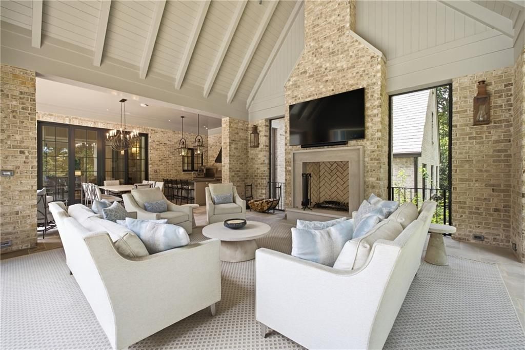 Image 101 of property listing at 5420 Buice Road, Johns Creek, GA 30022