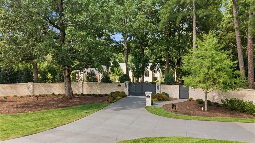 Image 5 of property listing at 5420 Buice Road, Johns Creek, GA 30022
