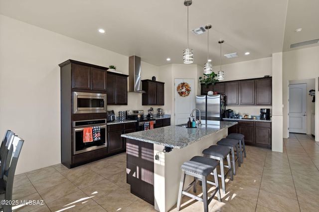 1385 N Blazing Saddle Road, Vail, AZ 85641