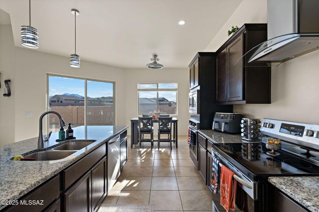 1385 N Blazing Saddle Road, Vail, AZ 85641
