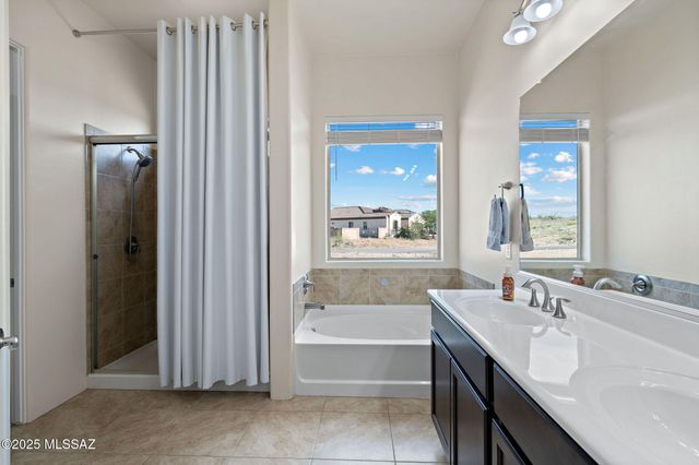 1385 N Blazing Saddle Road, Vail, AZ 85641