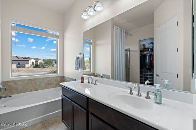 1385 N Blazing Saddle Road, Vail, AZ 85641