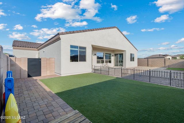 1385 N Blazing Saddle Road, Vail, AZ 85641