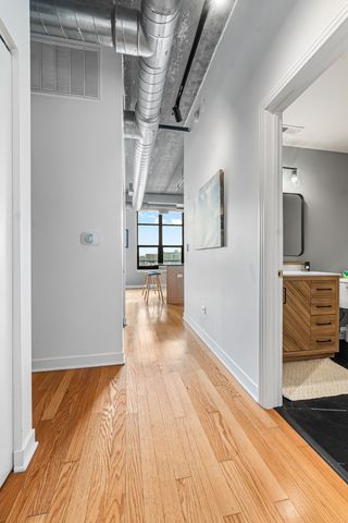 833 W 15th Place 311, Chicago, IL 60608