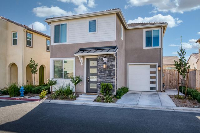 164 Arbor Drive S, Madera, CA 93636
