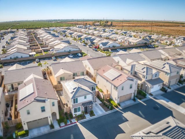 164 Arbor Drive S, Madera, CA 93636