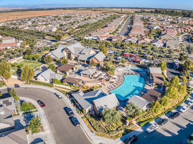 164 Arbor Drive S, Madera, CA 93636