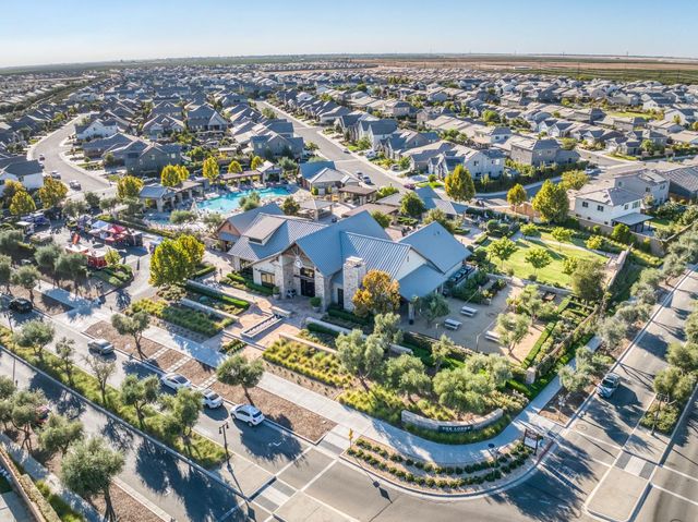 164 Arbor Drive S, Madera, CA 93636