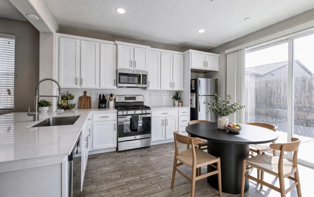 164 Arbor Drive S, Madera, CA 93636