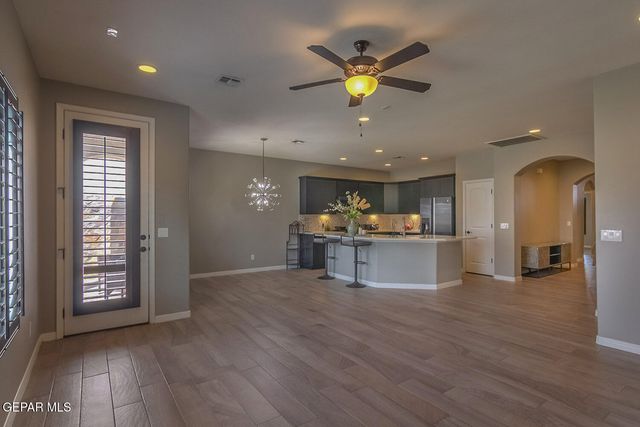 841 BRONZE HILL Avenue, Santa Teresa, NM 88008