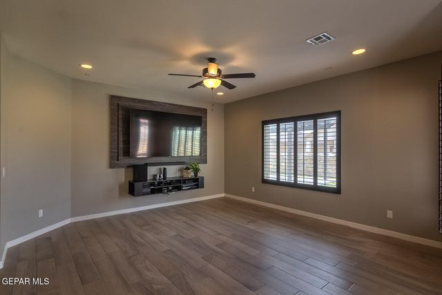 841 BRONZE HILL Avenue, Santa Teresa, NM 88008