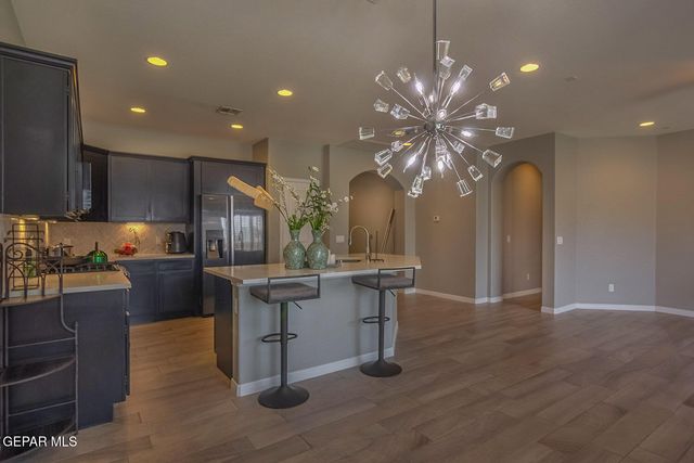 841 BRONZE HILL Avenue, Santa Teresa, NM 88008