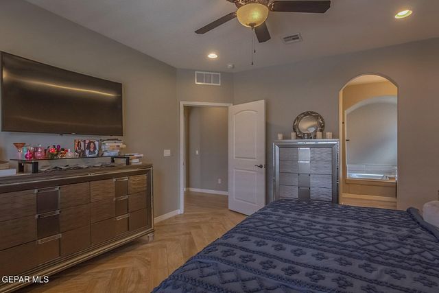 841 BRONZE HILL Avenue, Santa Teresa, NM 88008