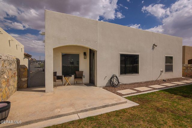 841 BRONZE HILL Avenue, Santa Teresa, NM 88008