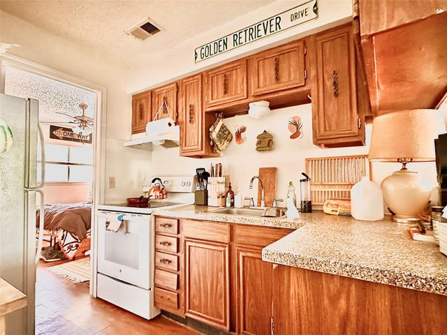 2801 Hemphill PARK A103, Austin, TX 78705
