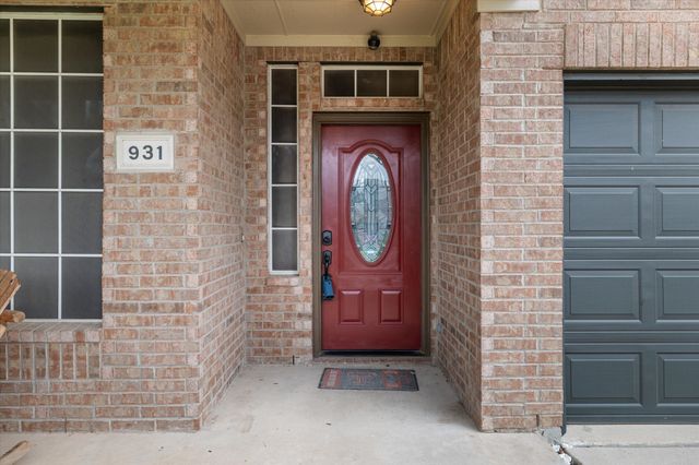 931 W Cedar Street, Celina, TX 75009