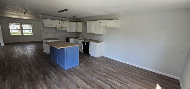 12689 SW Chisholm Trail Rd., Andover, KS 67002
