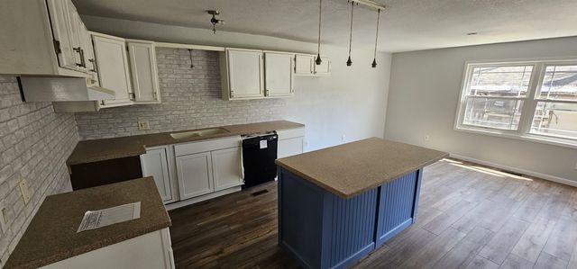 12689 SW Chisholm Trail Rd., Andover, KS 67002