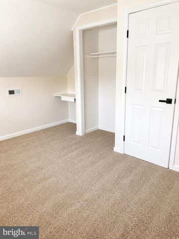 204 KENWOOD DR S, Levittown, PA 19055