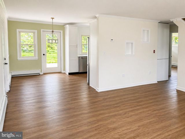 204 KENWOOD DR S, Levittown, PA 19055