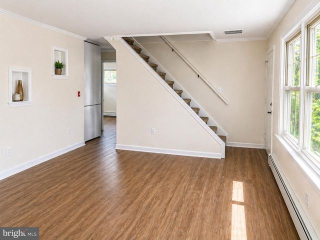 204 KENWOOD DR S, Levittown, PA 19055
