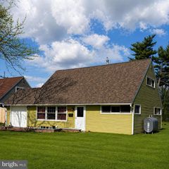 204 KENWOOD DR S, Levittown, PA 19055