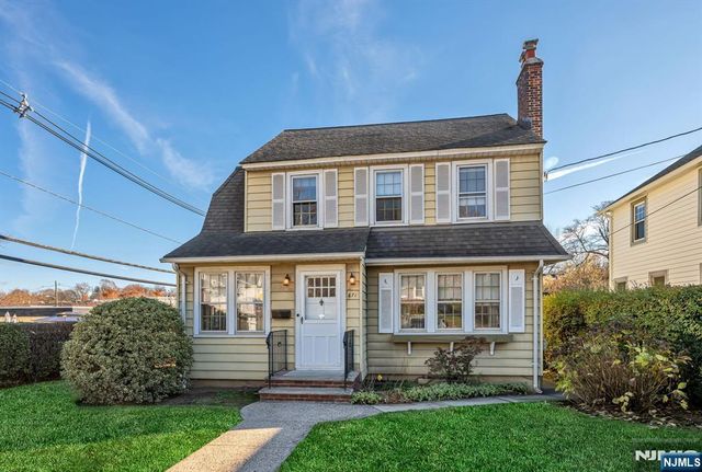 671 Chestnut Avenue, Teaneck, NJ 07666