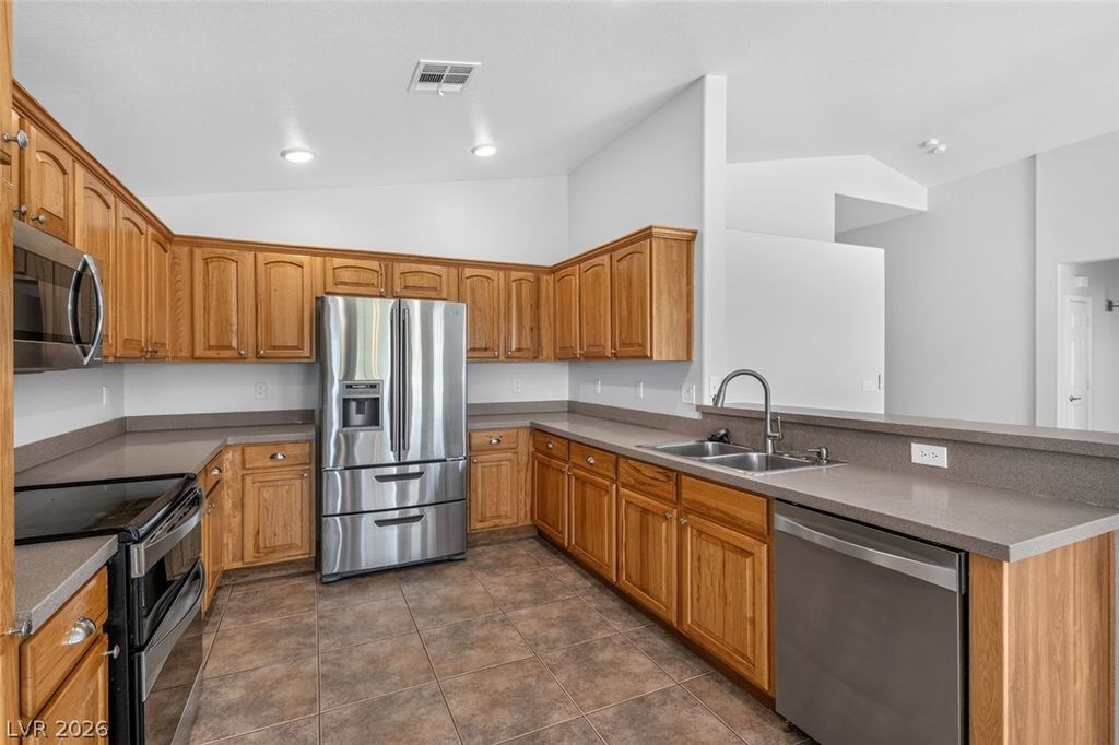 5641 Little Lake Avenue, Las Vegas, NV 89122 — photo 4