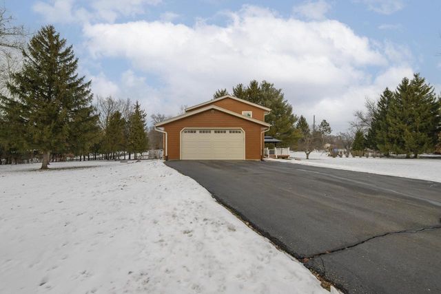 S36W28308 Quail RUN, Waukesha, WI 53189