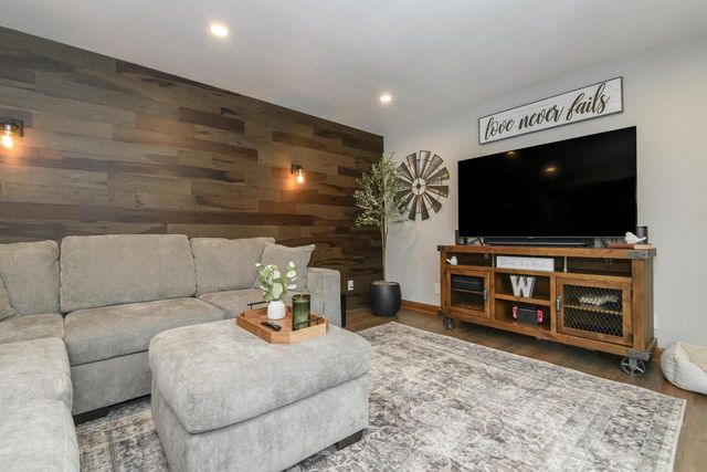 S36W28308 Quail RUN, Waukesha, WI 53189