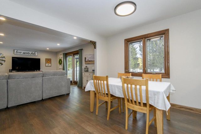 S36W28308 Quail RUN, Waukesha, WI 53189